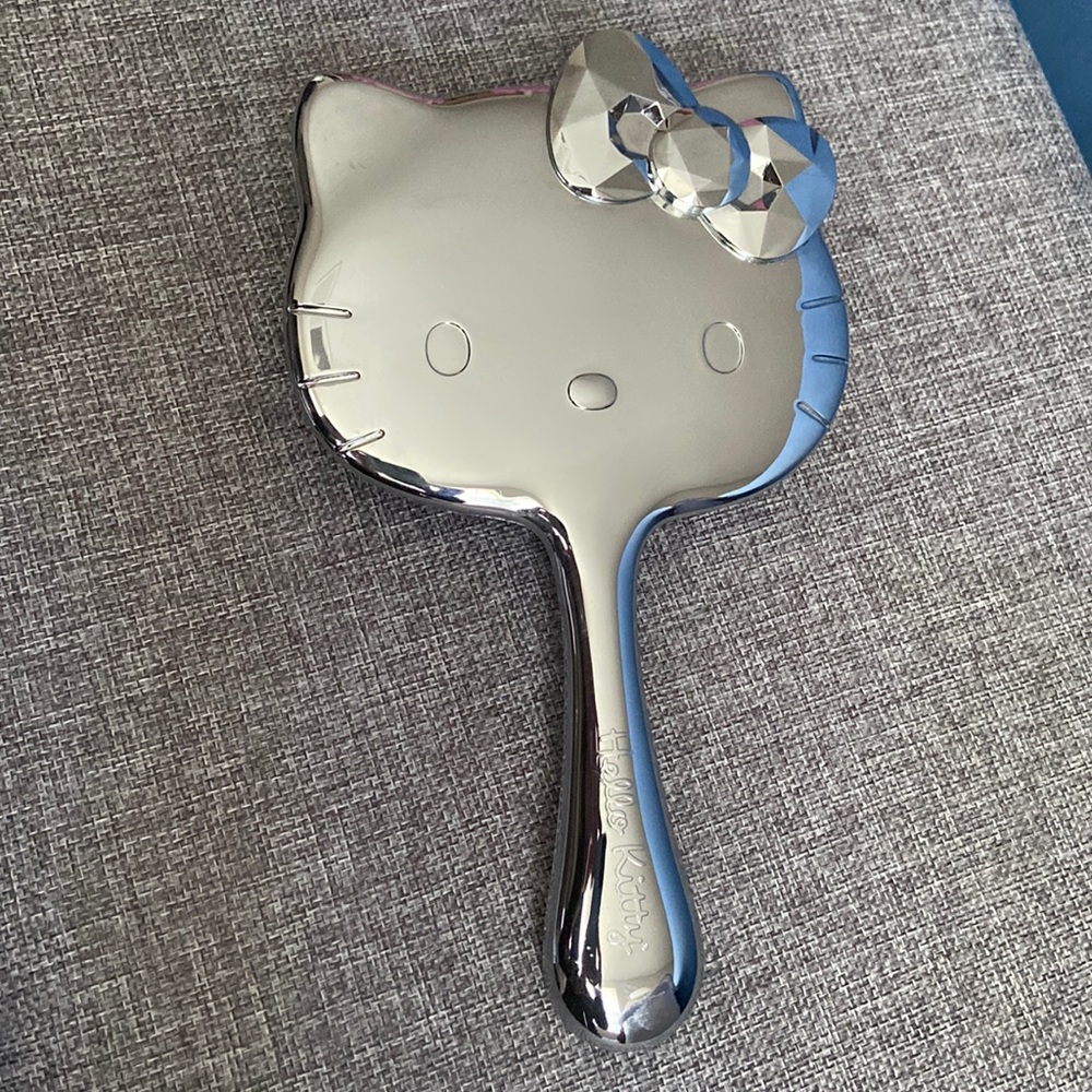 Hello Kitty paddle brush